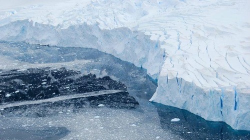 ميزان یخ در قطب جنوب  با سرعت وحشتناكي در حال كاهش است .