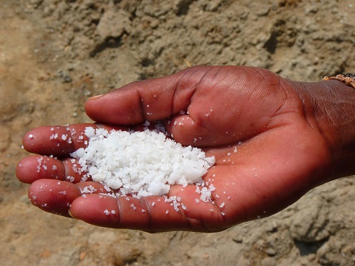 نمک به عنوان یک عامل آلرژی پوستي مي باشد